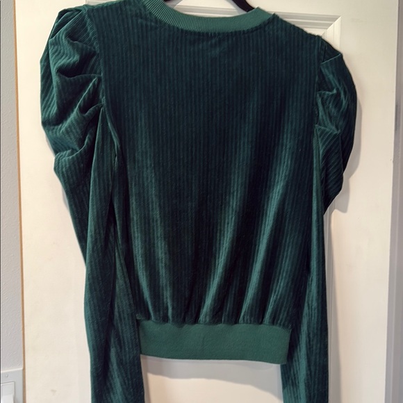 Moon River Green Puff Sleeve Ribbed Blouse - Picture 3 of 3